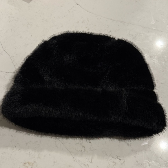 Mango fur hat - Picture 2 of 3